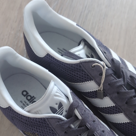 Adidas Men's Gray Gazelle  Shoes - Picture 14 of 14